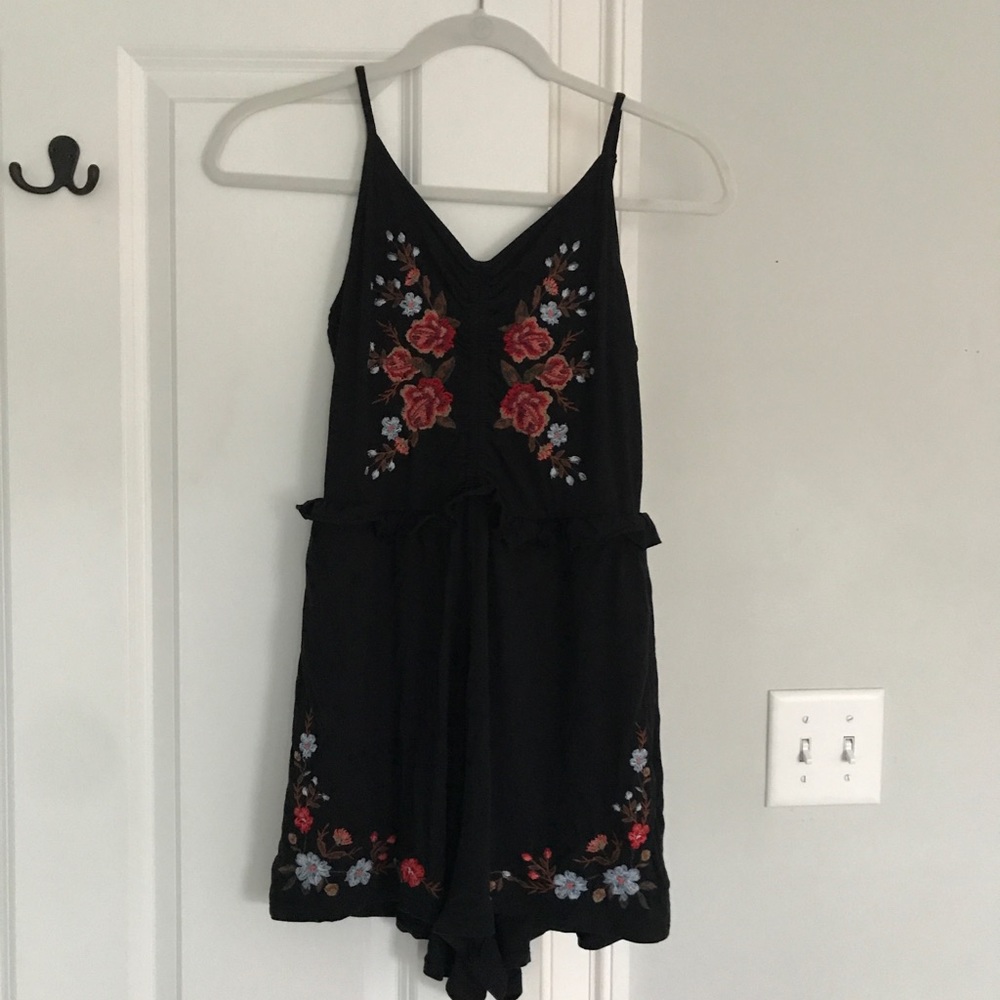 ruched navy floral american eagle romper